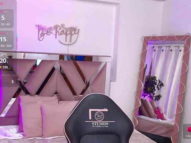 Laraa-tay webcam