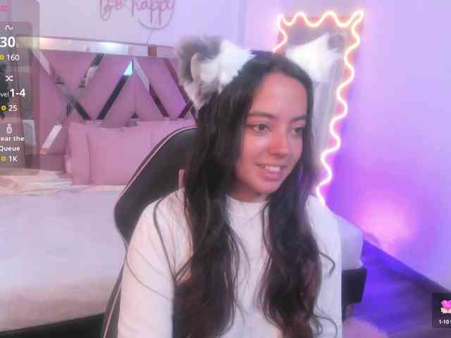Laraa-tay webcam