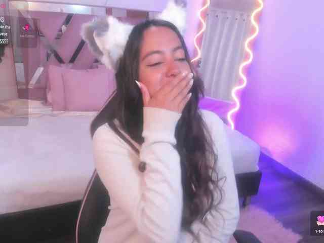 Laraa-tay webcam