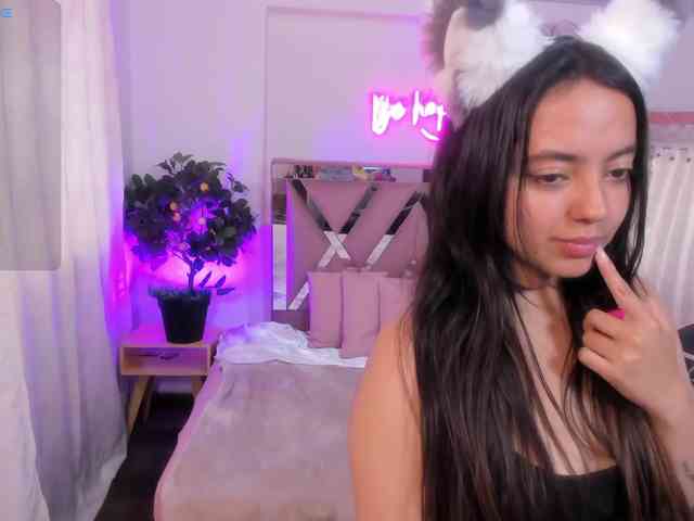 Laraa-tay webcam