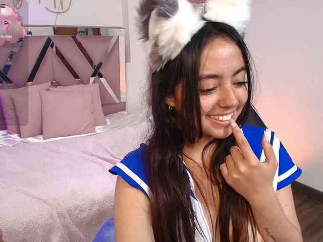 Laraa-tay webcam