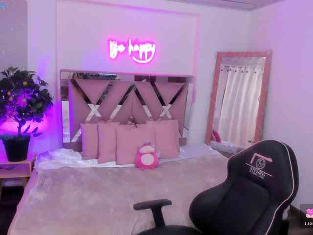 Laraa-tay webcam