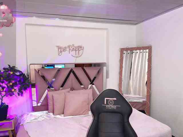 Laraa-tay webcam