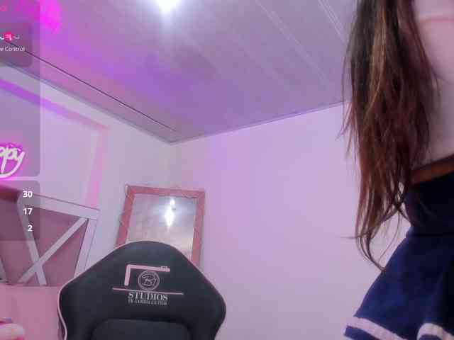 Laraa-tay webcam