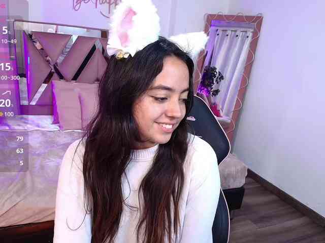 Laraa-tay webcam
