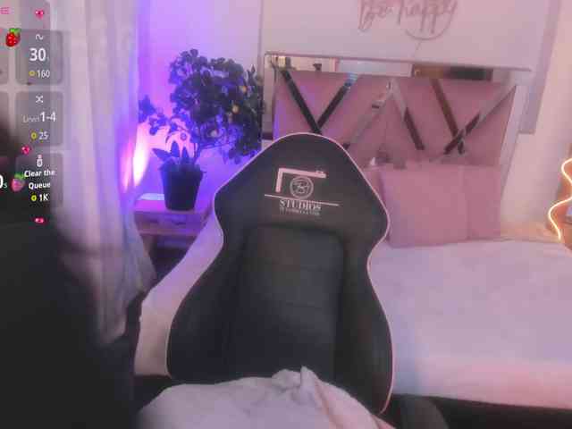 Laraa-tay webcam
