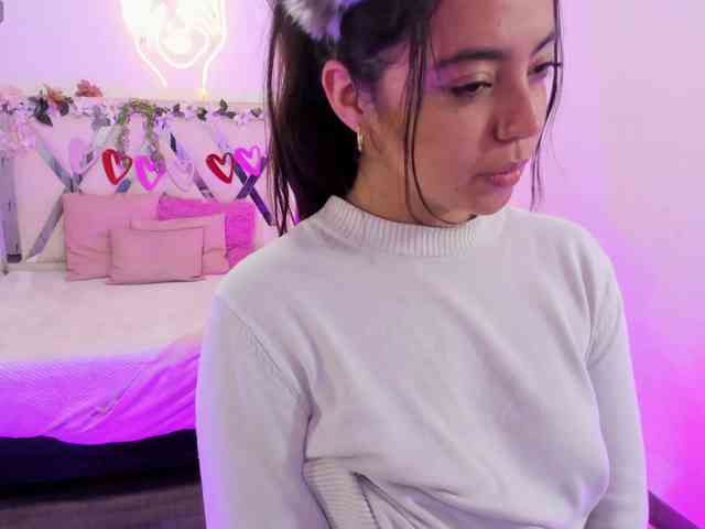 Laraa-tay webcam