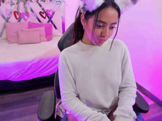 Laraa-tay webcam
