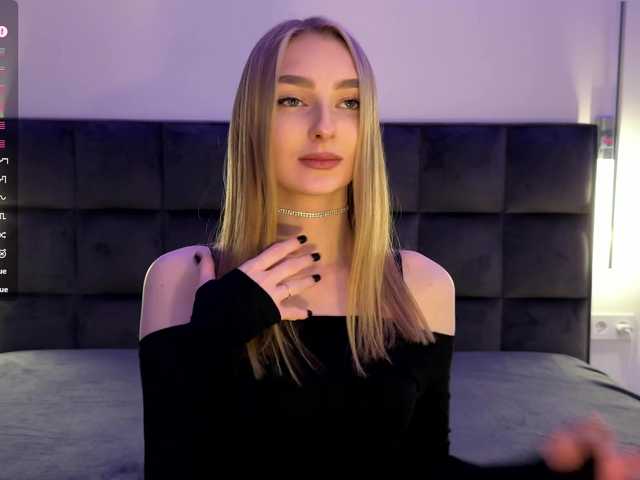 DiamondLily's BongaCams show and profile