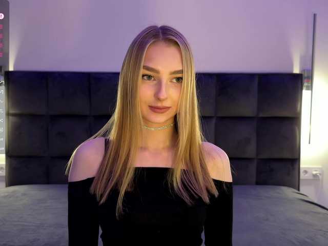 DiamondLily's BongaCams show and profile