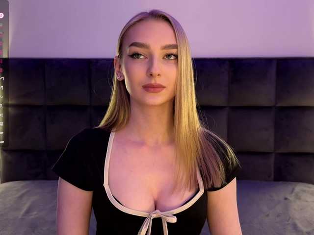 DiamondLily's BongaCams show and profile
