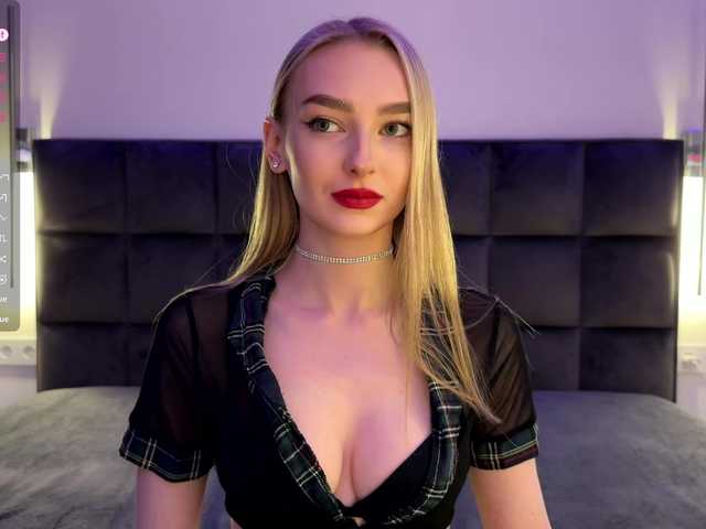 DiamondLily's BongaCams show and profile