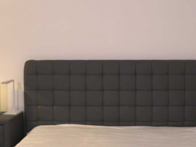 DiamondLily's BongaCams show and profile