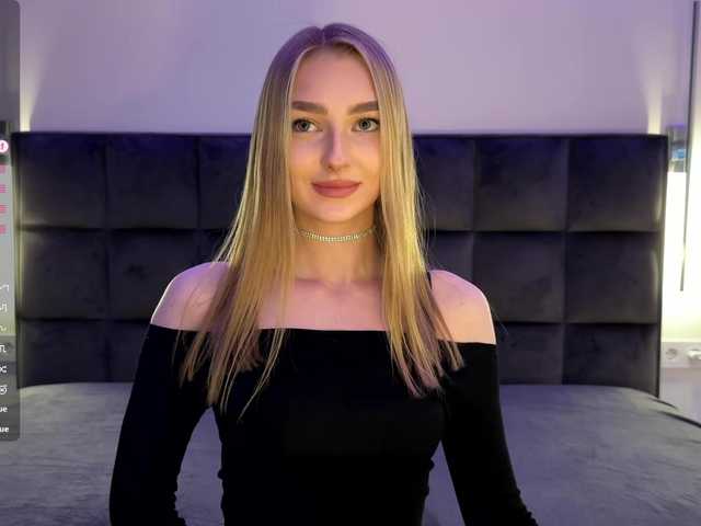 DiamondLily's BongaCams show and profile