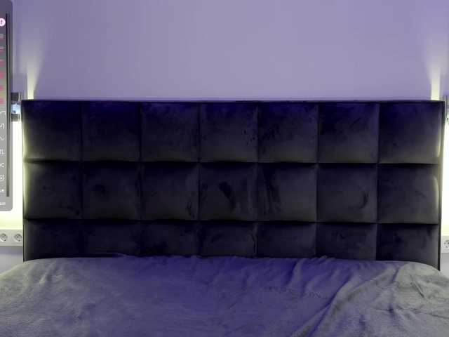 DiamondLily's BongaCams show and profile