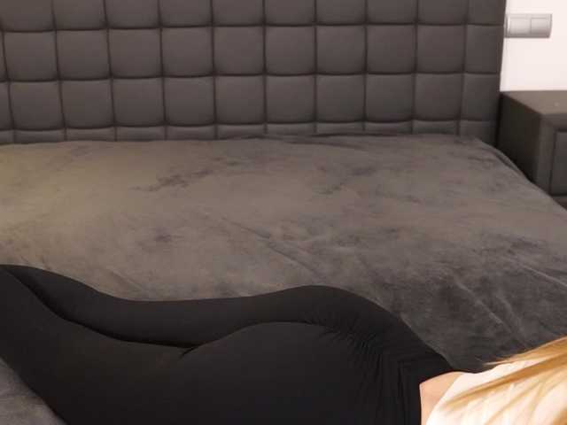DiamondLily from BongaCams
