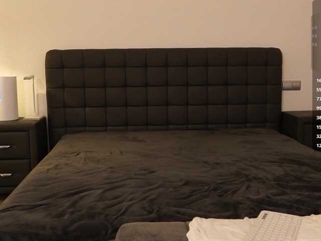 DiamondLily's BongaCams show and profile