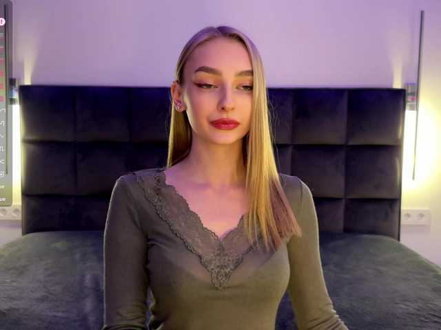 DiamondLily's BongaCams show and profile