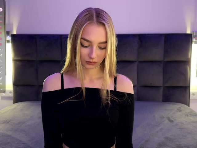 DiamondLily's BongaCams show and profile