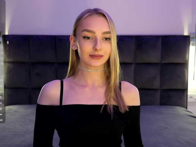 DiamondLily's BongaCams show and profile