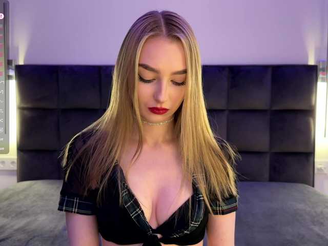 DiamondLily's BongaCams show and profile