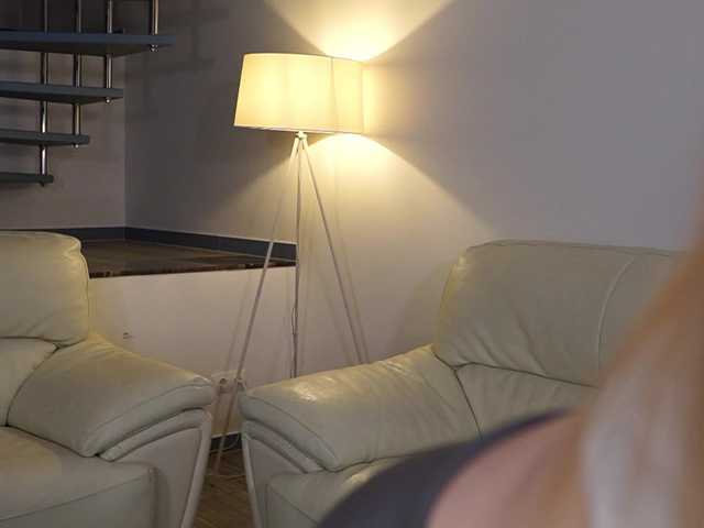 DiamondLily's BongaCams show and profile