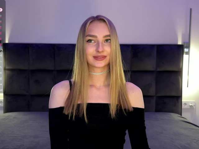 DiamondLily's BongaCams show and profile