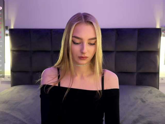 DiamondLily's BongaCams show and profile