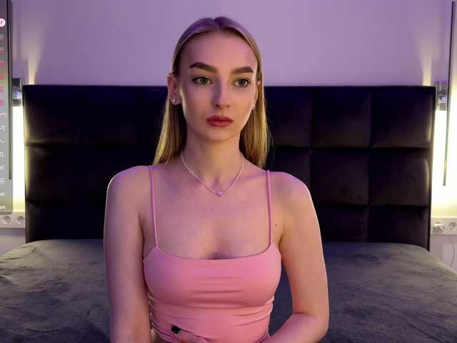 DiamondLily's BongaCams show and profile