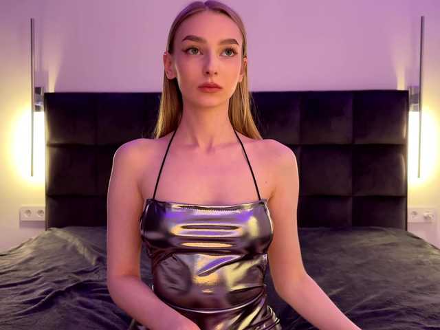 DiamondLily's BongaCams show and profile