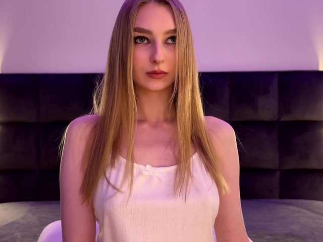 DiamondLily from BongaCams