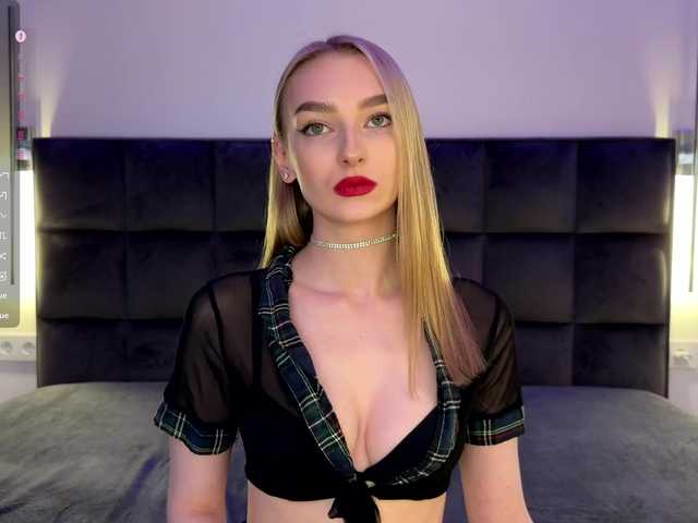 DiamondLily's BongaCams show and profile