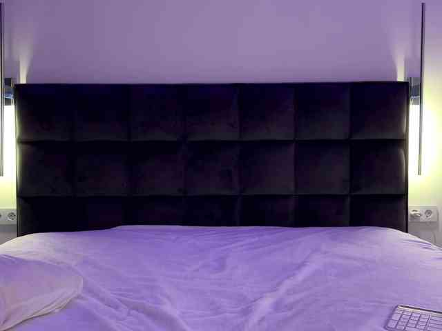 DiamondLily webcam