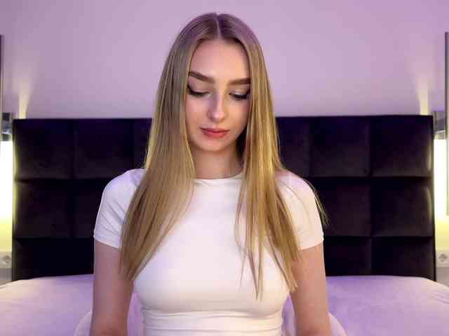 DiamondLily webcam