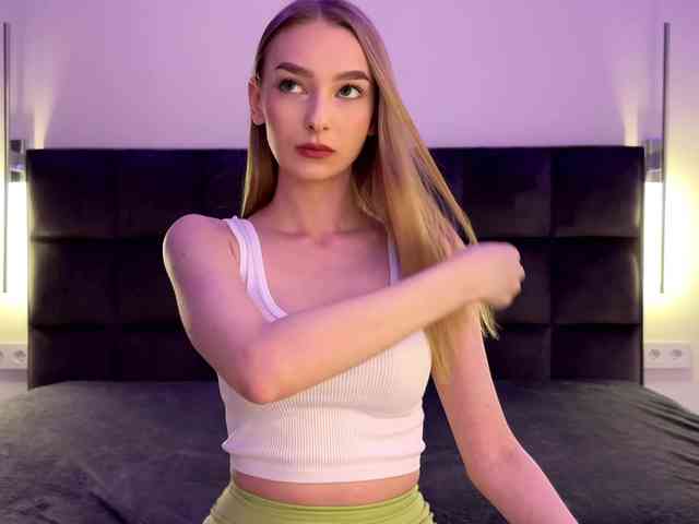 DiamondLily Live Webcam on BongaCams