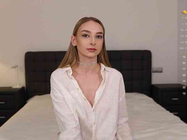 DiamondLily Live Webcam on BongaCams