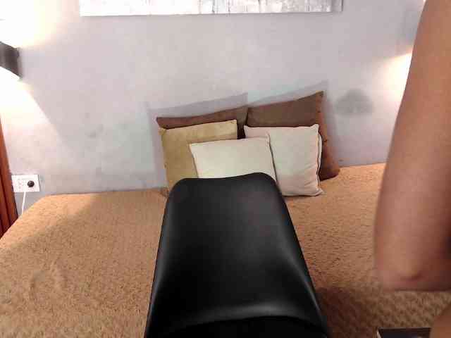 tiana-glow webcam