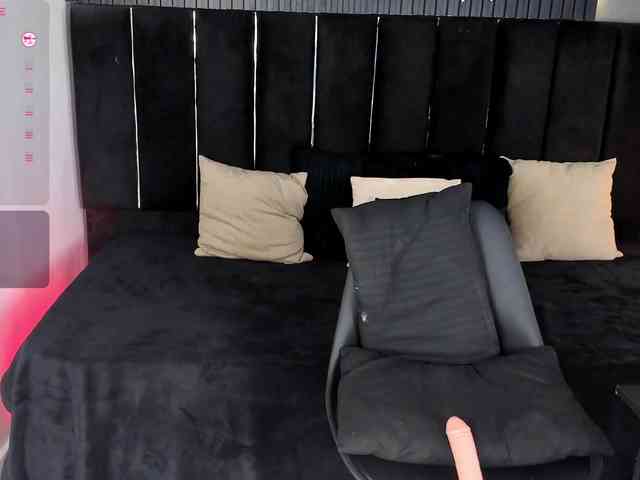 tiana-glow webcam