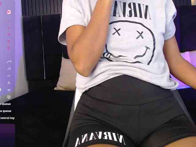 tiana-glow webcam