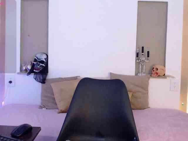 tiana-glow webcam