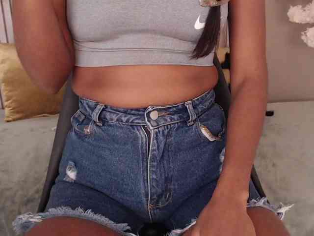 tiana-glow webcam