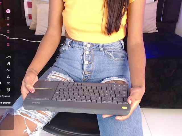 tiana-glow webcam