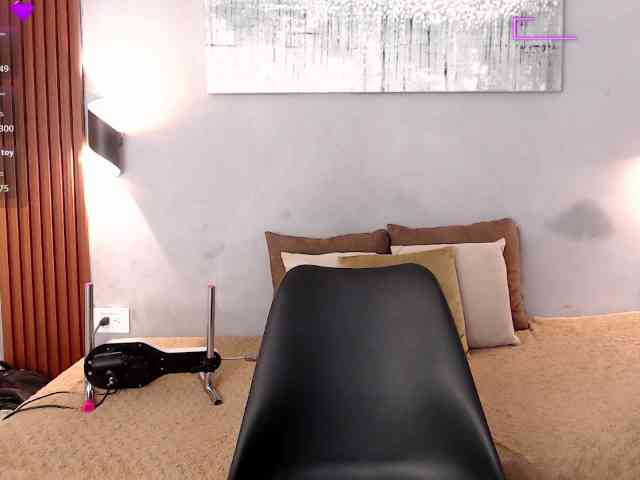 tiana-glow webcam
