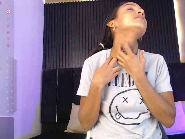 tiana-glow webcam