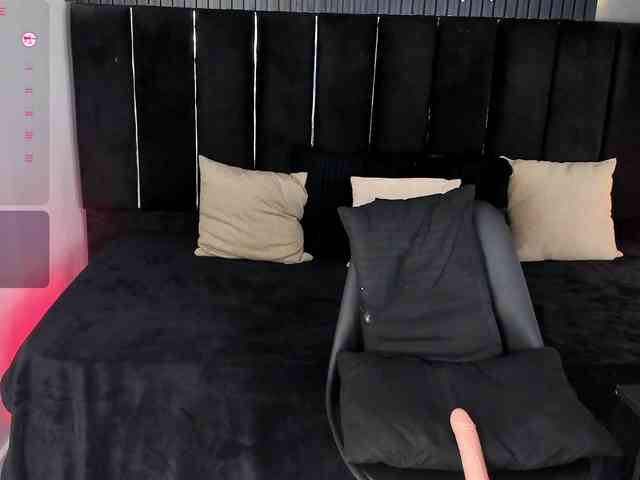 tiana-glow webcam