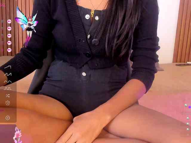 tiana-glow webcam