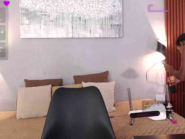 tiana-glow webcam