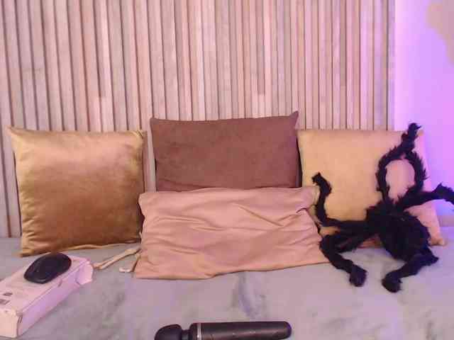 tiana-glow webcam