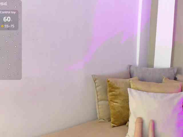 tiana-glow webcam