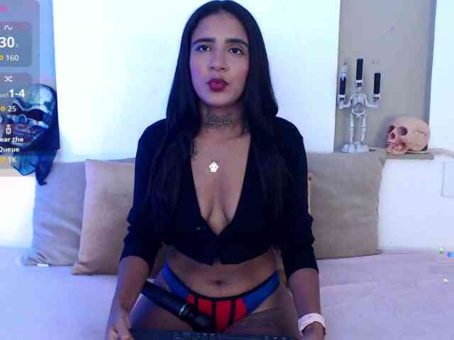 tiana-glow webcam